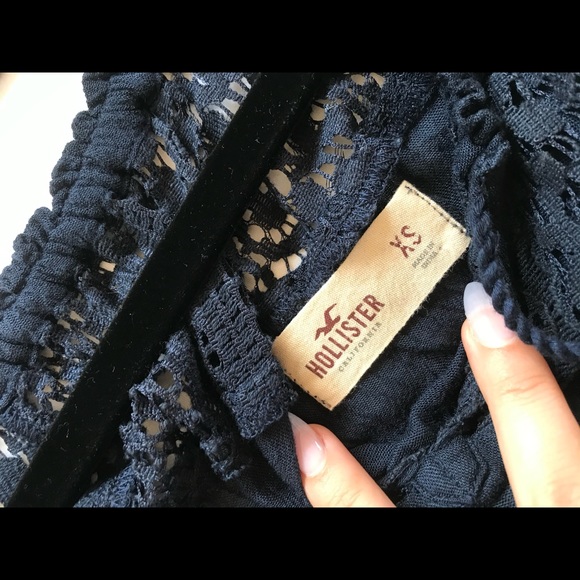 Hollister navy crop top - Picture 2 of 3